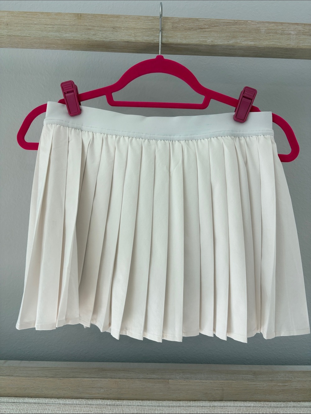 lululemon athletica Pleated Mini Skirt in Ivory/Cream